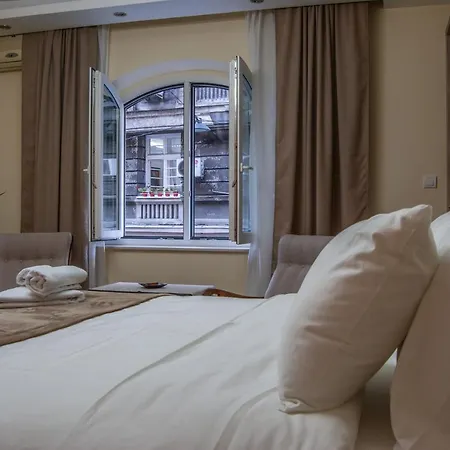 N10 Apartment Belgrado Esterno foto