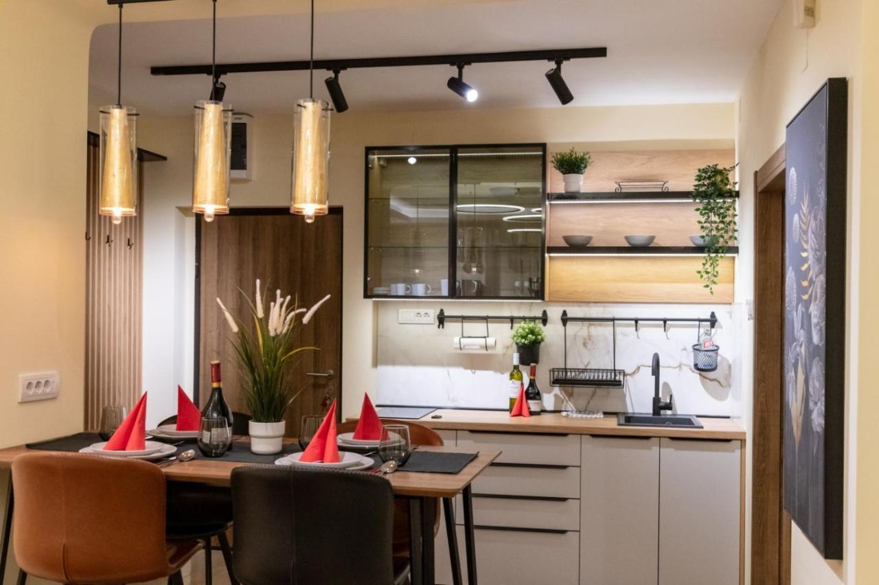 N10 Apartment *