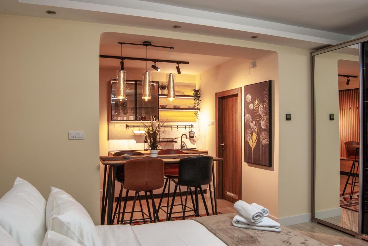 N10 Apartment *